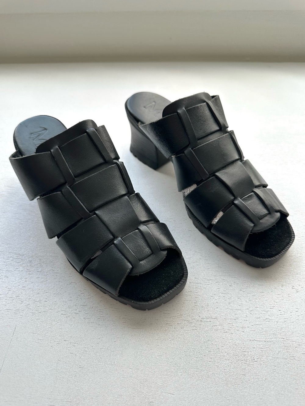 Vintage 00s MIA black woven leather platform open toe fisherman sandal women’s 7